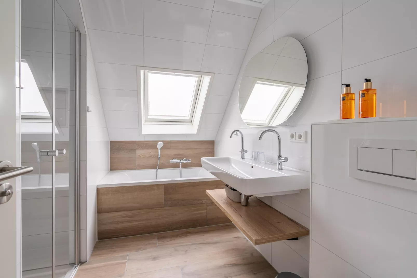 Kamperfoelie 33-Badkamer