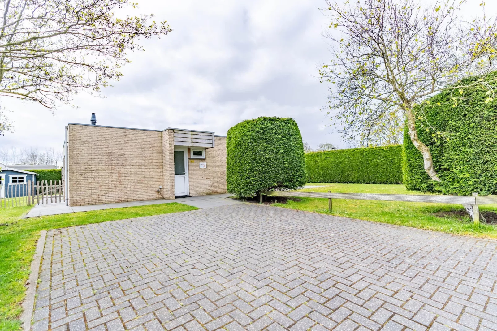 Hoogelandt 90a-Buitenkant zomer