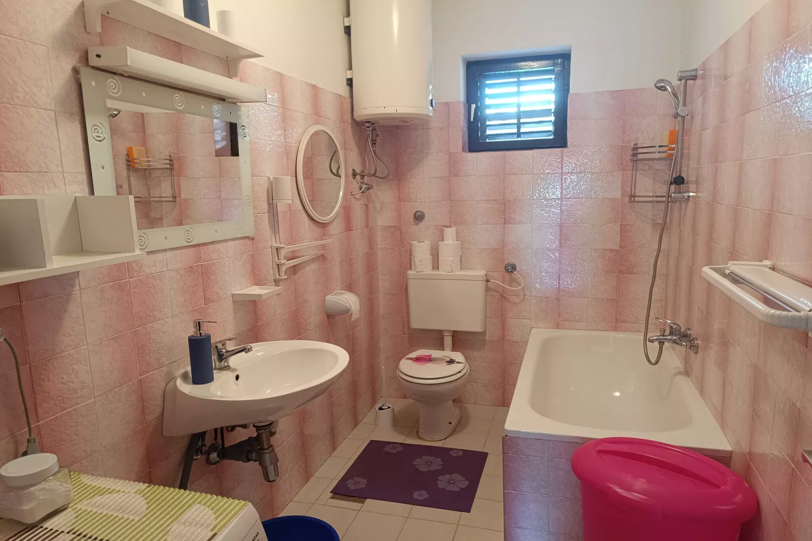Holiday Home Višnja - Two Bedroom Holiday Home with Terrace - Badkamer