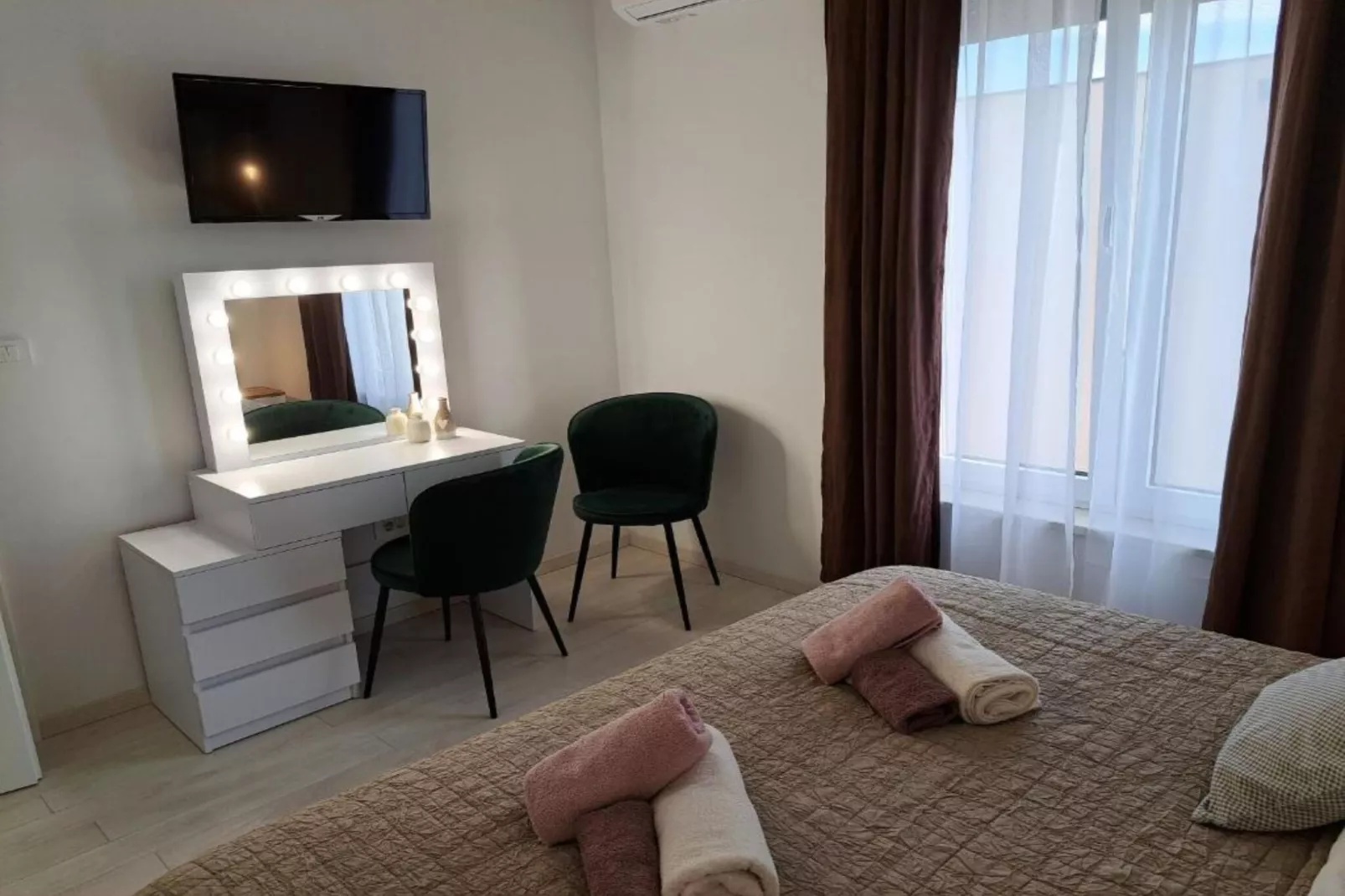 Villa With Pool-Slaapkamer