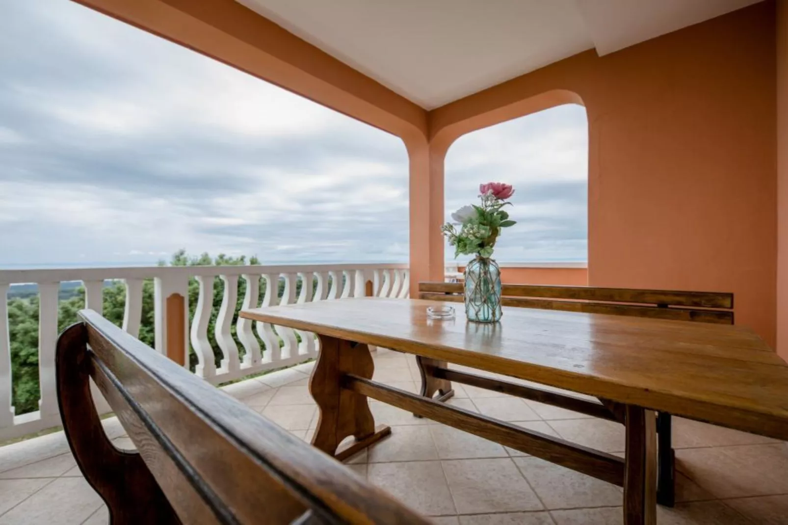 Two Bedroom Apartment with Terrace 1-Terrasbalkon