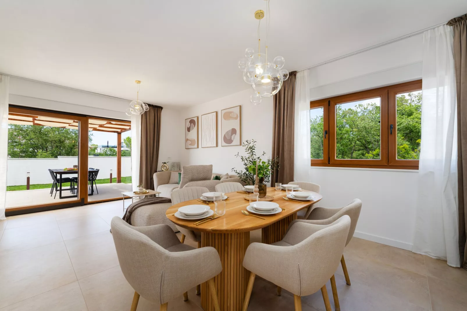 Luxury Villa T&T-Eetkamer