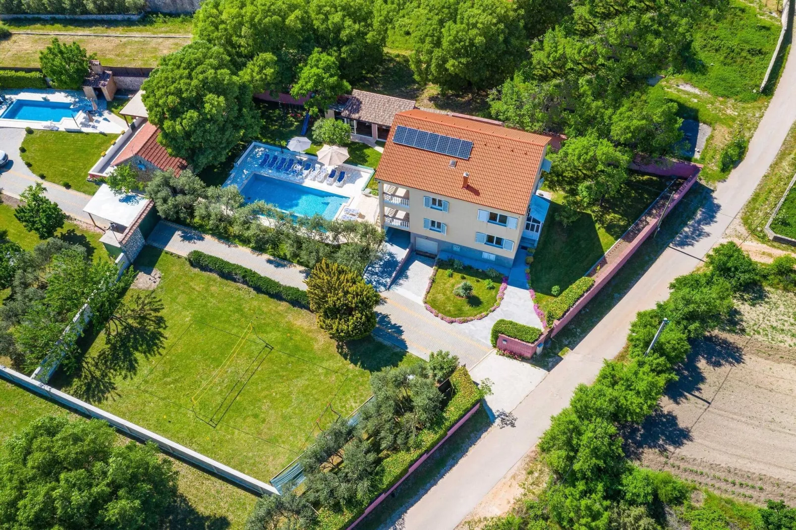 Momo´s Paradise-Buitenkant zomer