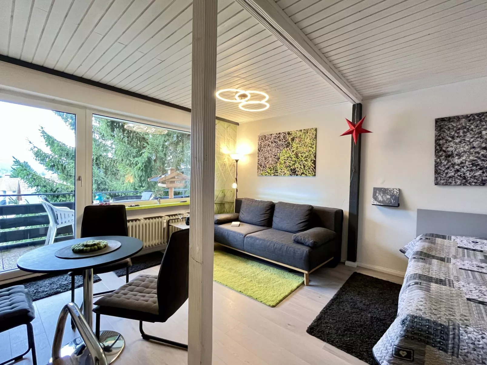 Sonnige Aussichten-Binnen