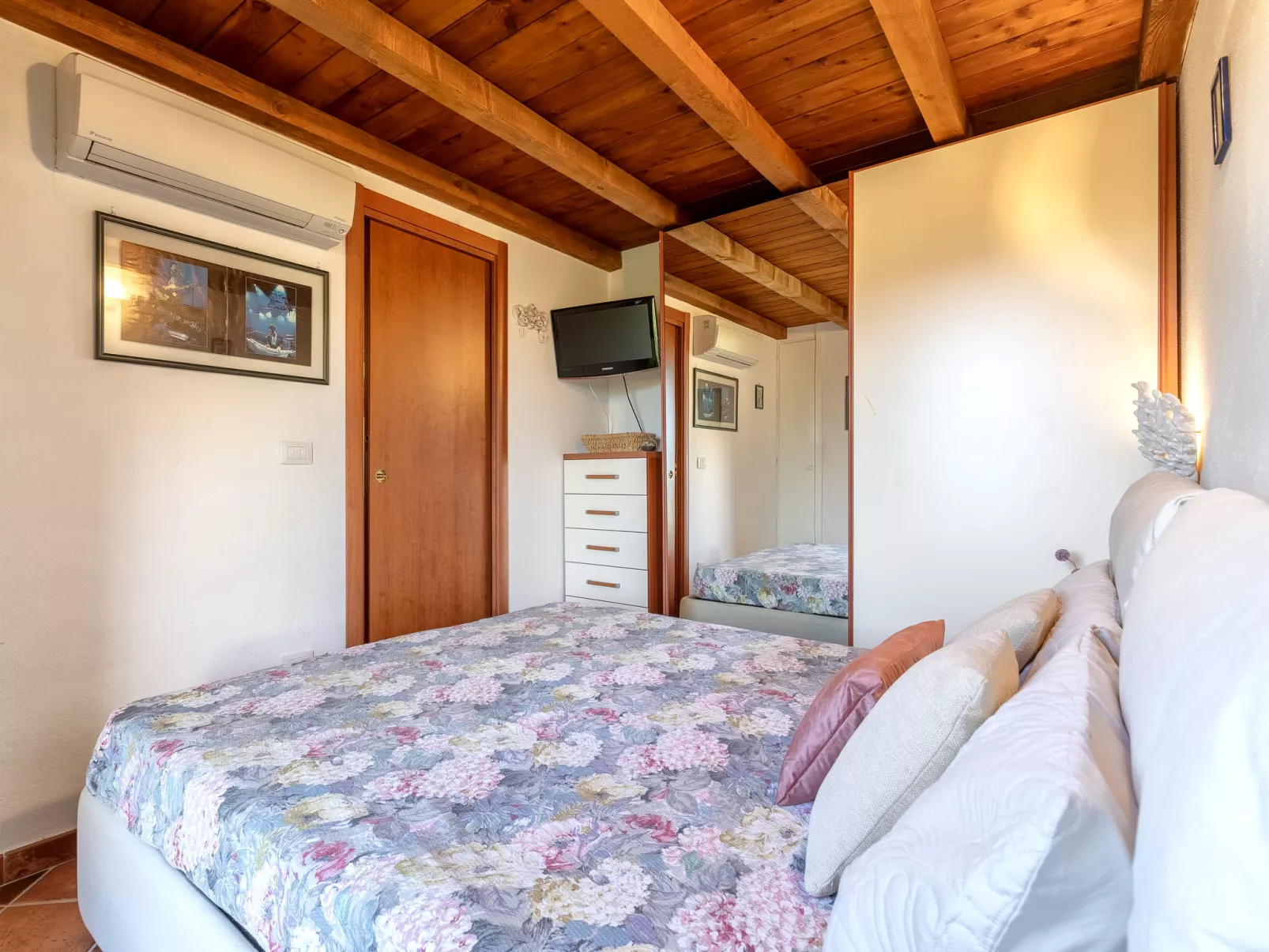 Baia Delle Mimose-Binnen