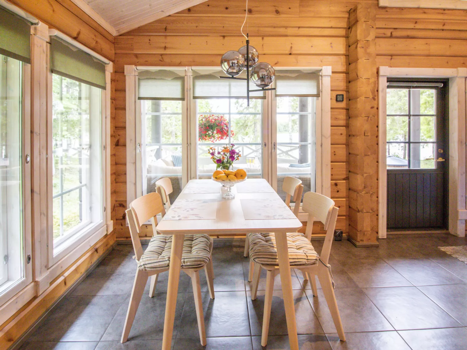 Villa white water-Binnen