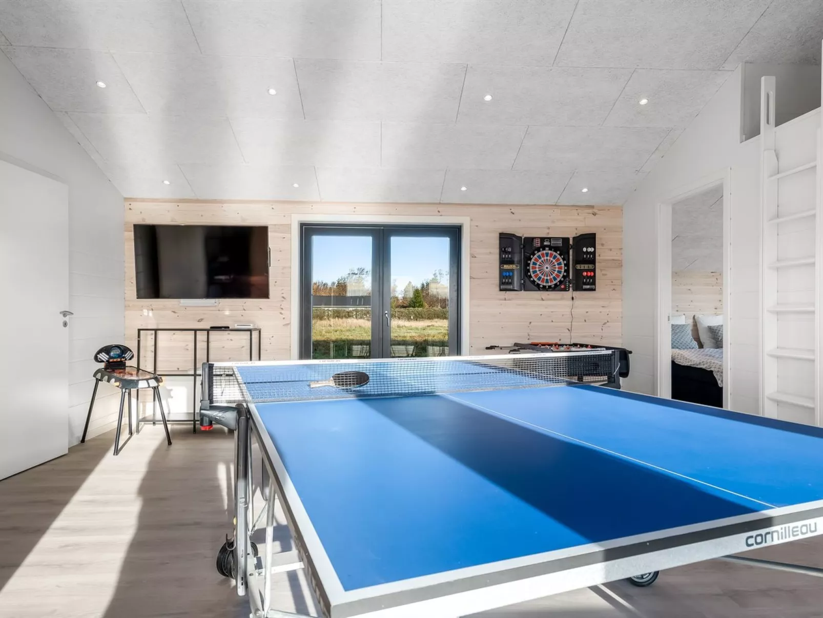 "Daren" - 700m from the sea-Binnen