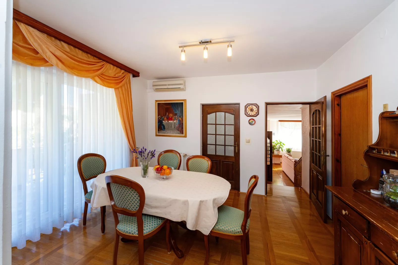 Beach house Privlaka-Eetkamer