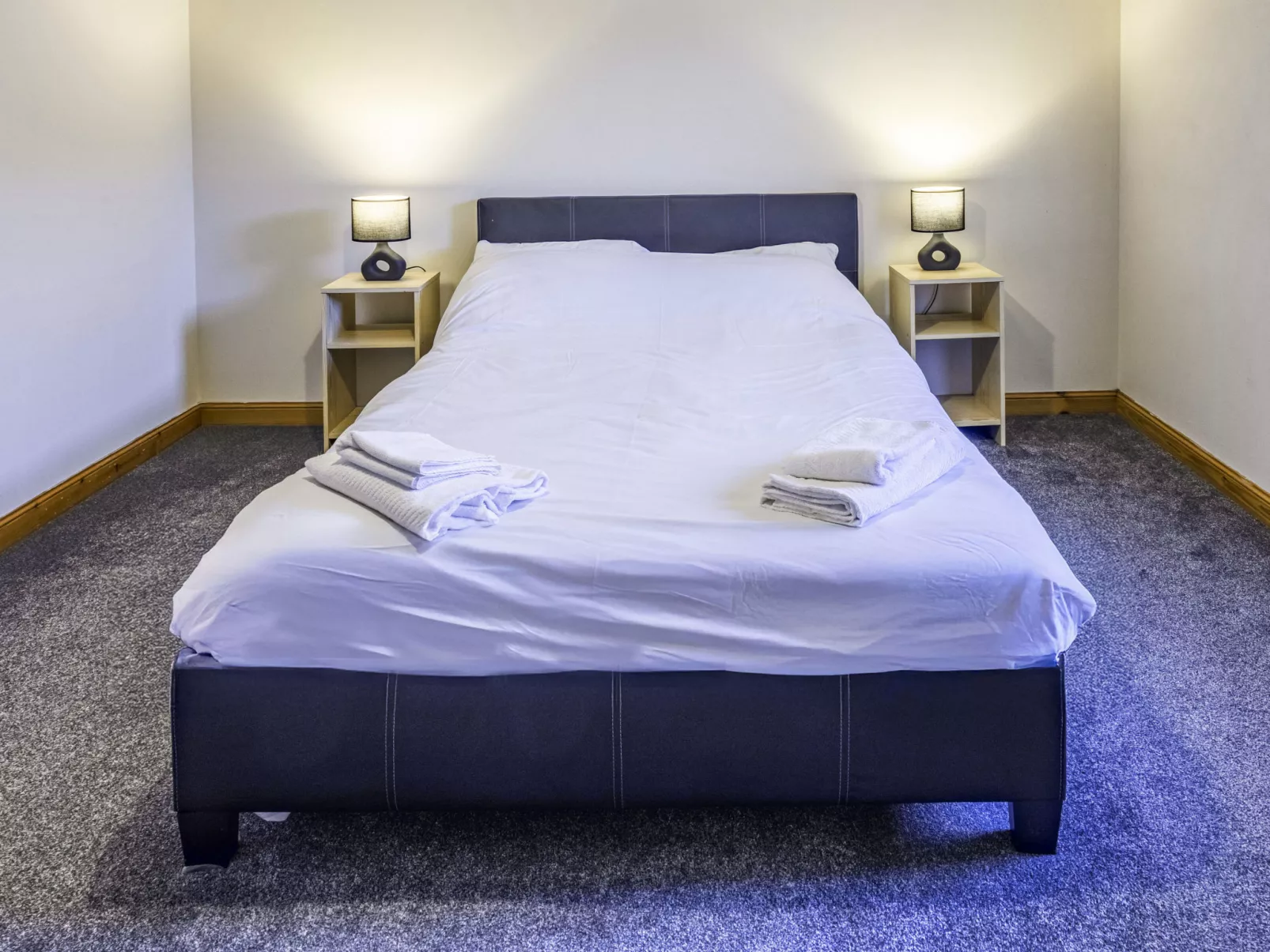 Pitgaveny Apartment-Binnen