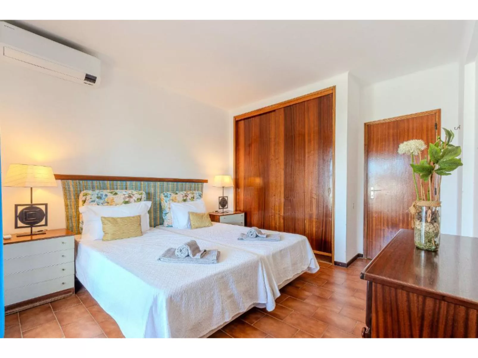 Ivone - Sunny Way-Binnen