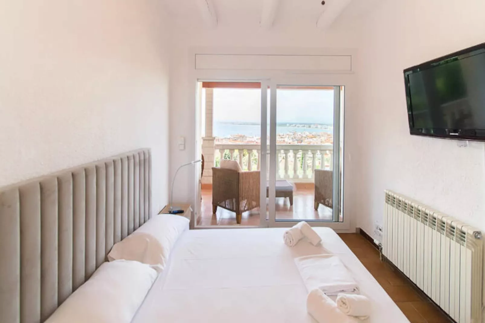 Maison à Roses-Niet-getagd