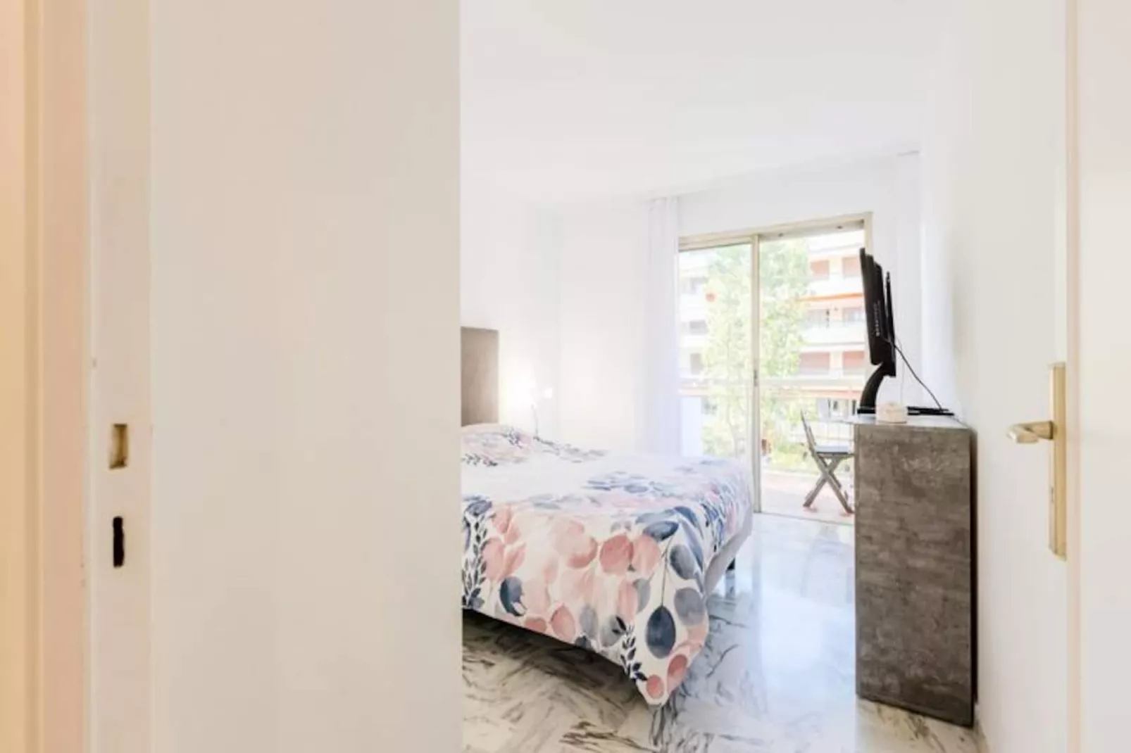 Résidence 3p R&eacute;nov&eacute; Au C&oelig;ur D&rsquo;un Parc Arbor&eacute; &agrave; 5min Du Centre-Niet-getagd