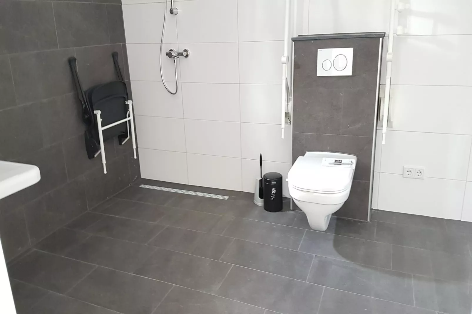 Villapark Ehzerburg 2-Badkamer