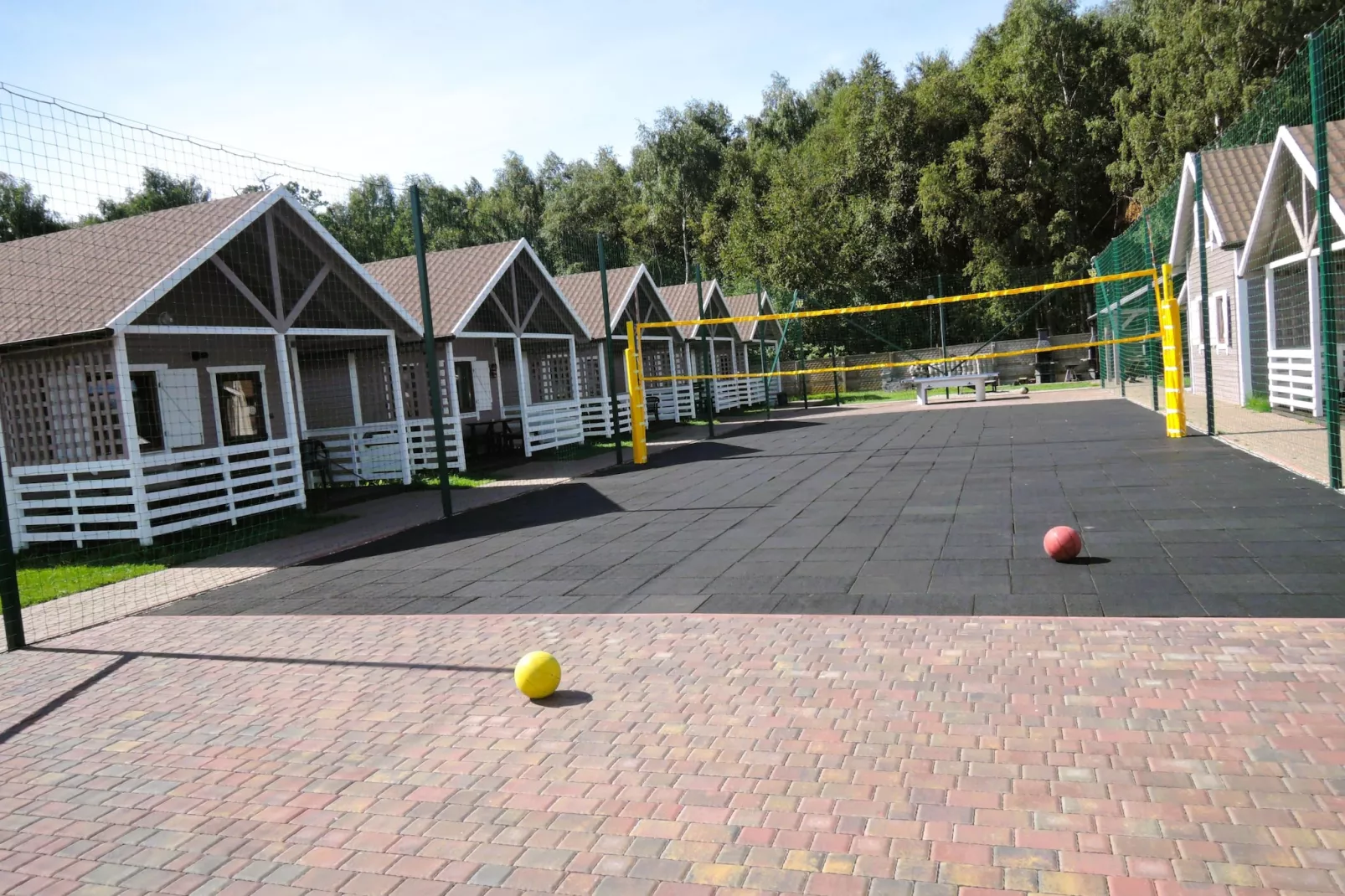 Domy wakacyjne w Międzyzdrojach z podgrzewanym basenem-Recreatieruimte