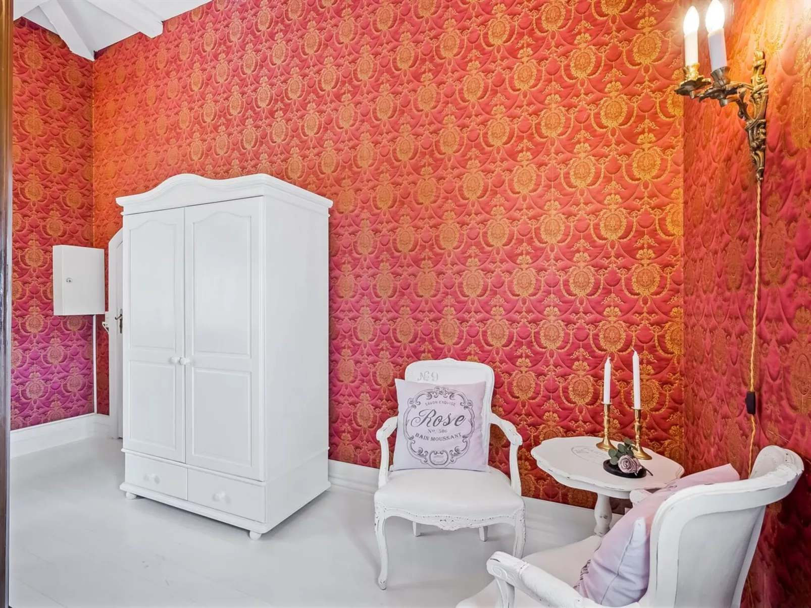 "Edine" - 4.5km from the sea-Binnen