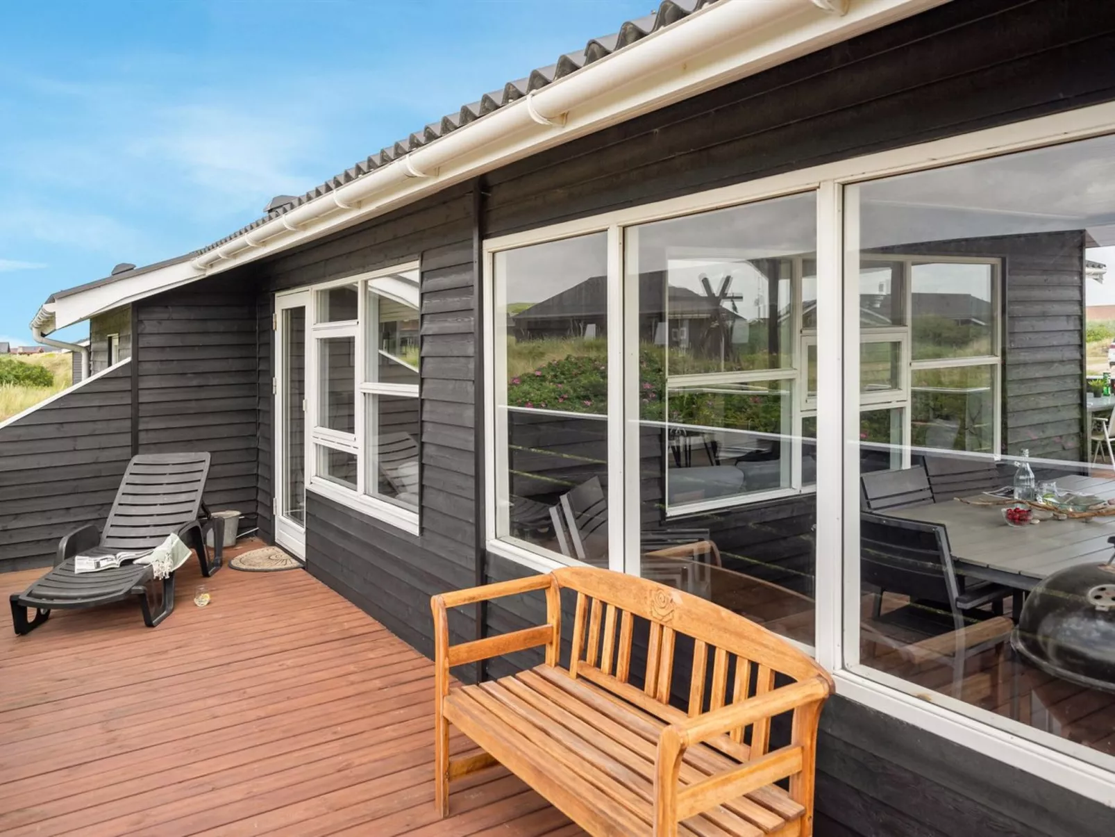 "Veetrikki" -  from the sea-Buiten