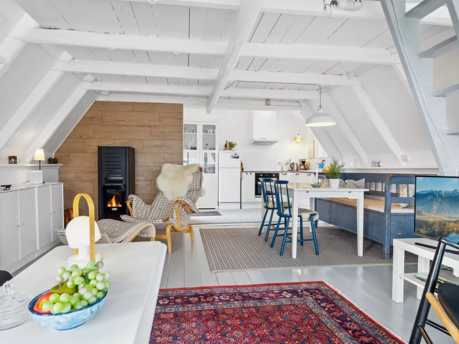 "Fifi" - 10m to the fjord-Binnen