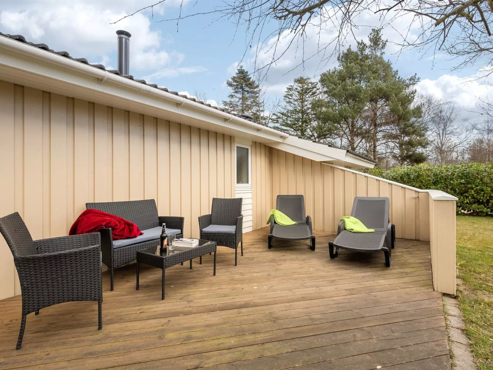 "Sitka" - 250m from the sea-Buiten