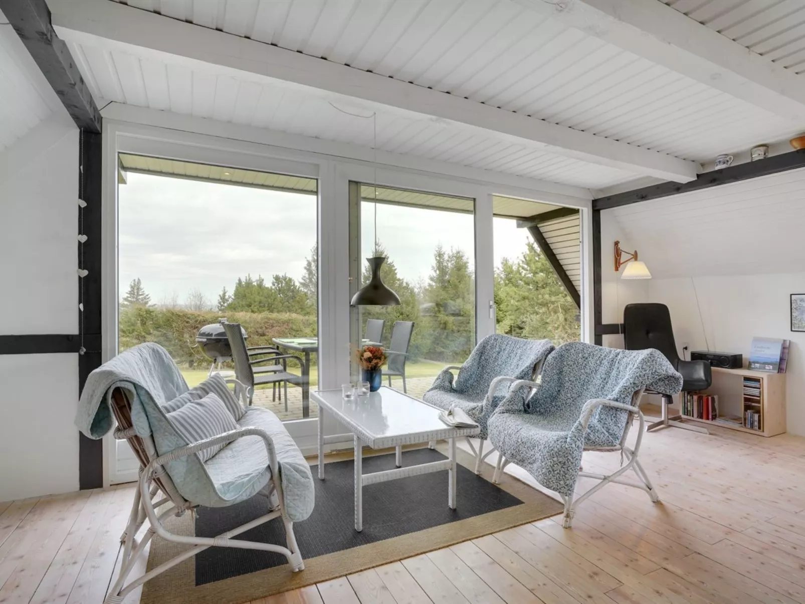 "Brunhild" - 300m to the fjord-Binnen