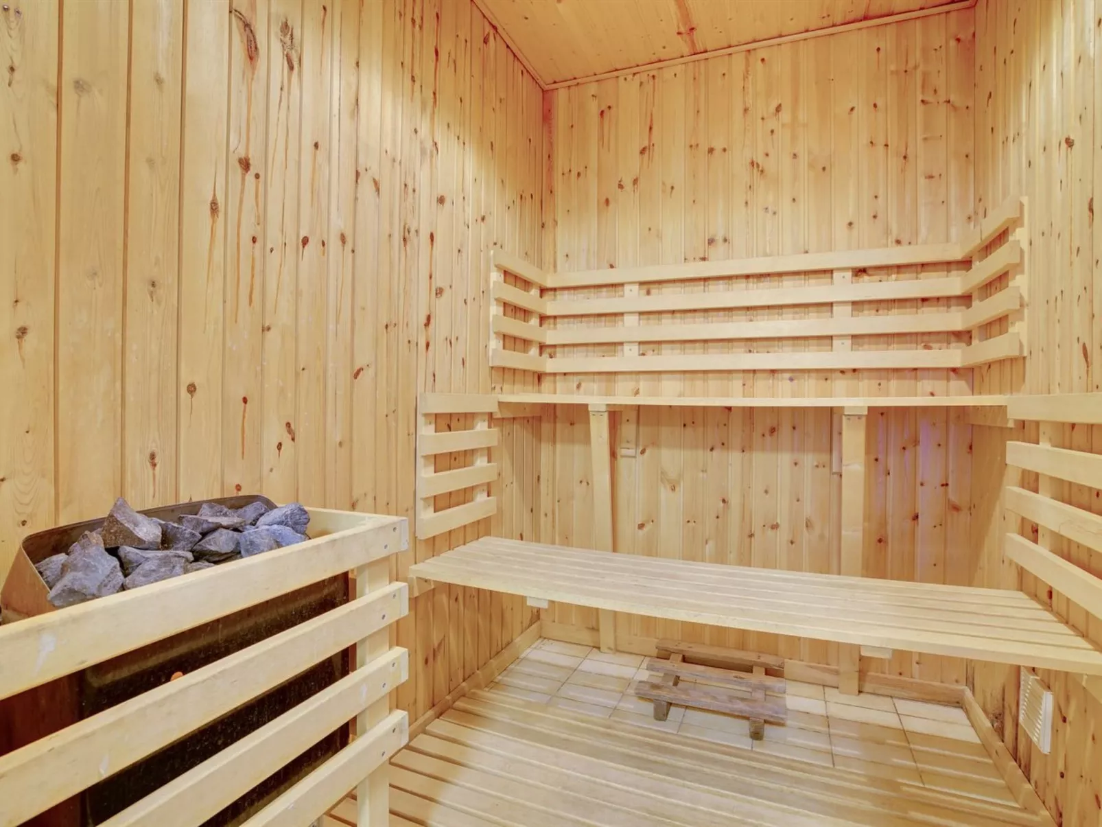 "Ingalil" - 650m from the sea-Binnen