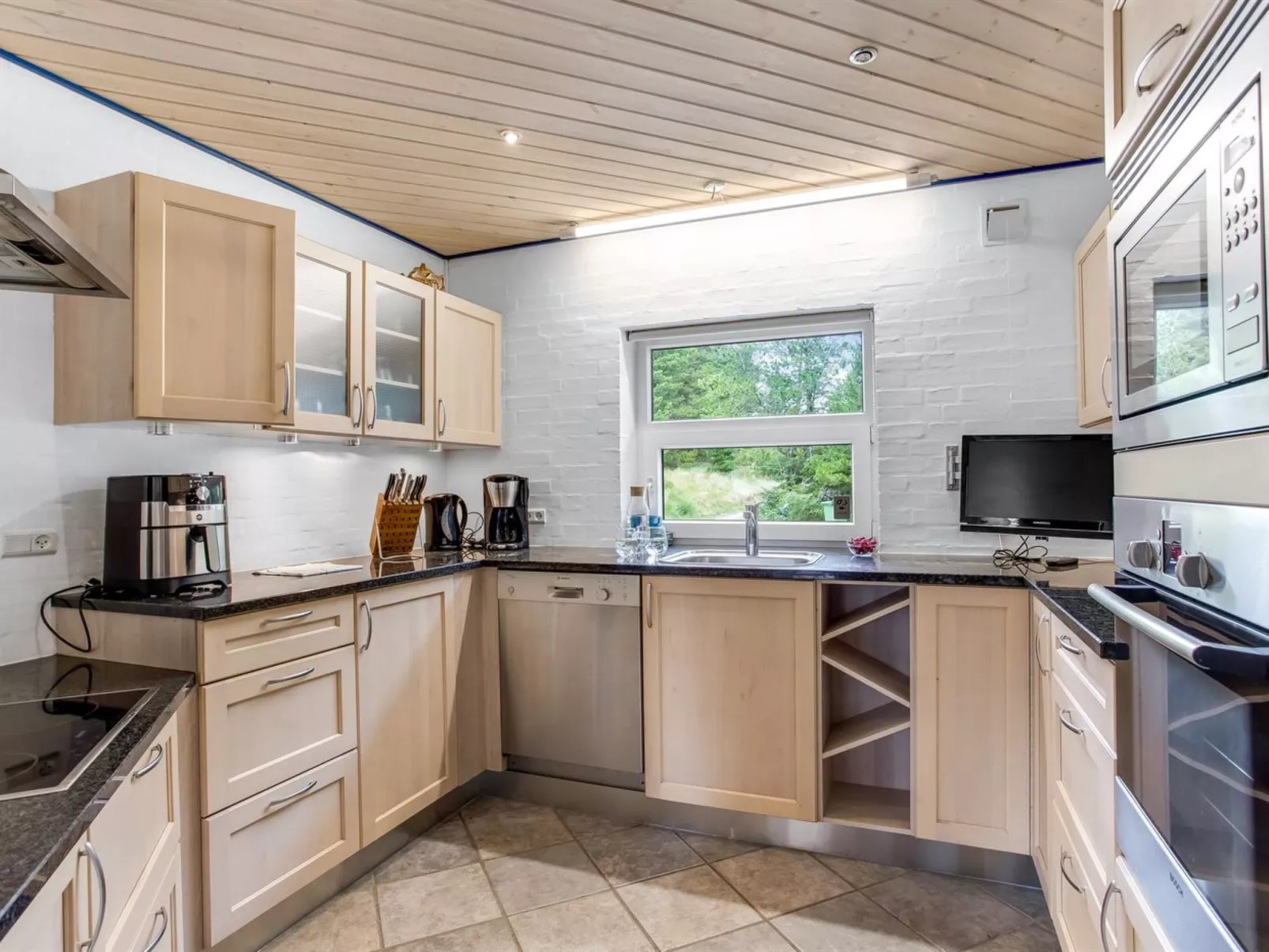 "Sjamme" - 1.2km from the sea-Binnen