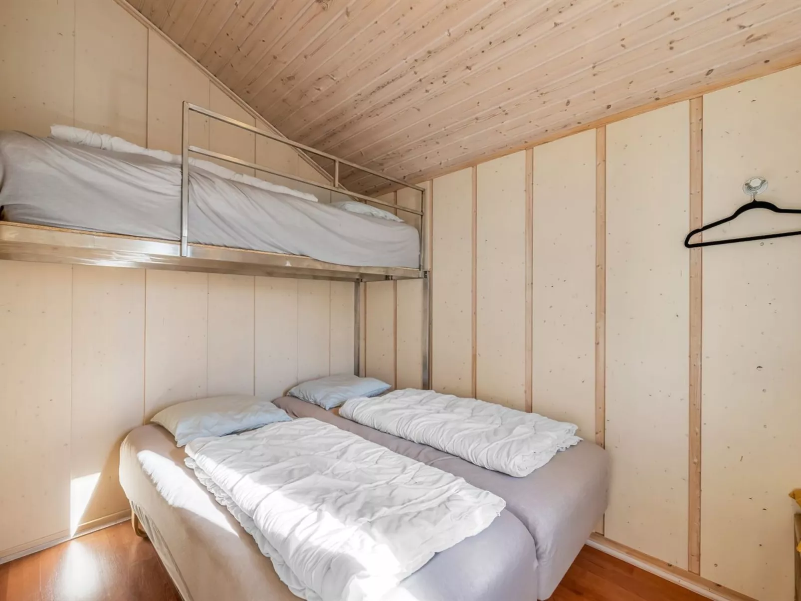 "Findus" - 1.2km to the fjord-Binnen