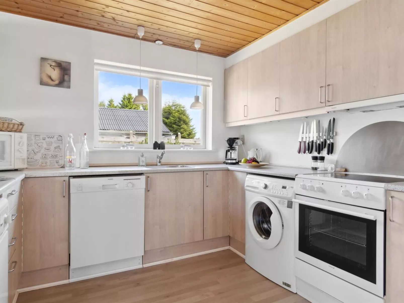 "Onni" - 1km from the sea-Binnen