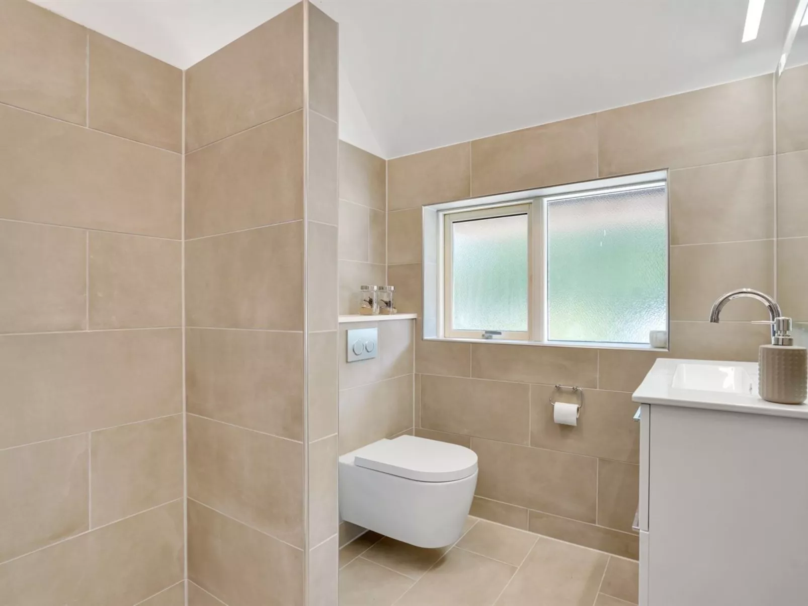 "Allin" - 1km from the sea-Binnen