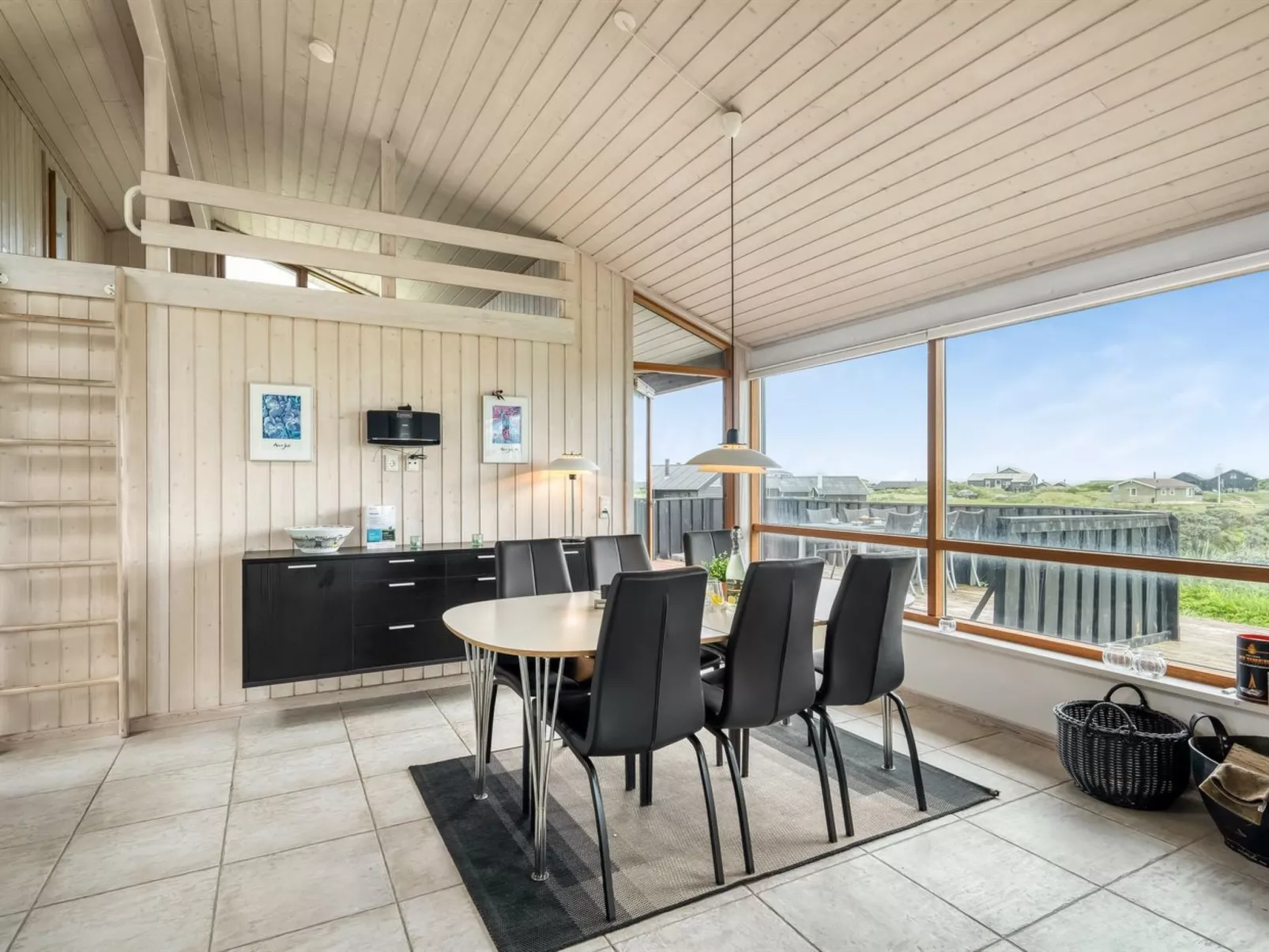 "Yma" - 200m from the sea-Binnen