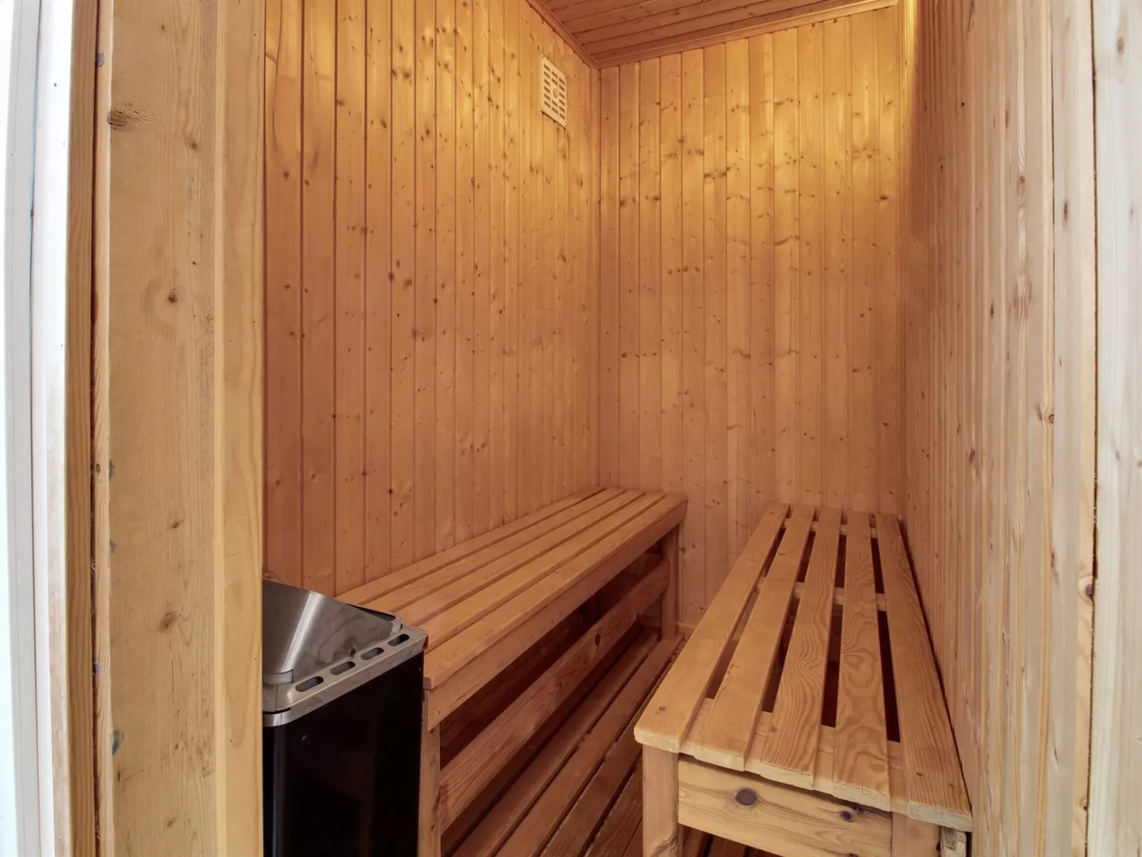 "Vendela" - 2.5km from the sea-Binnen