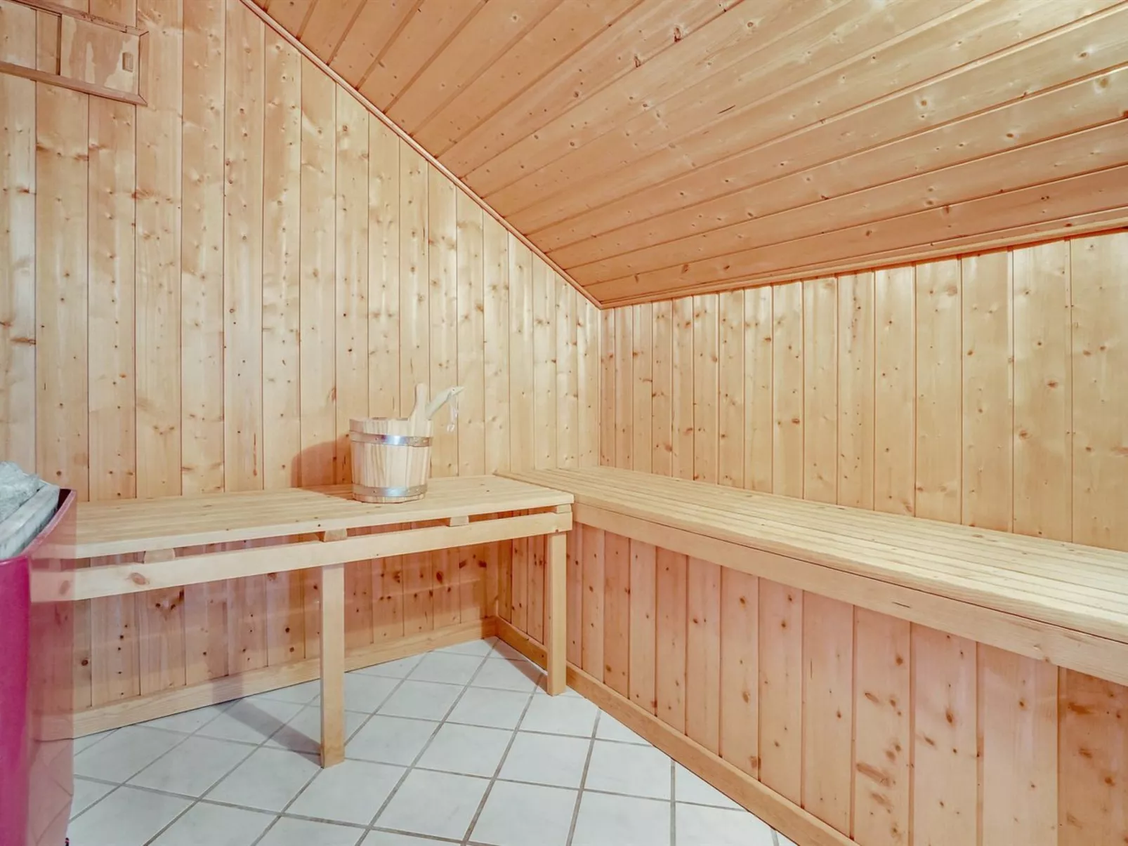 "Runulf" - 2.9km from the sea-Binnen