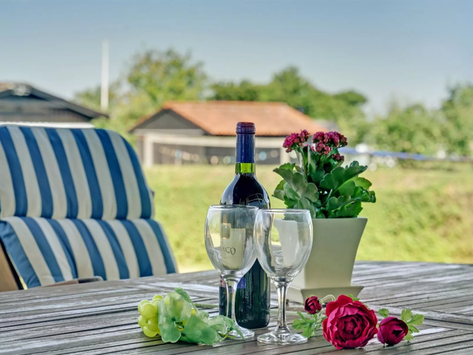 "Evald" - 200m from the sea-Buiten