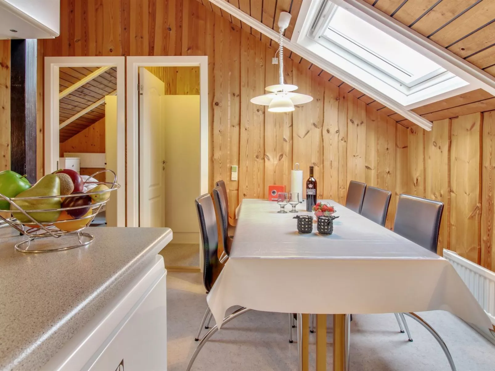 "Sebiorn" - 300m to the fjord-Binnen