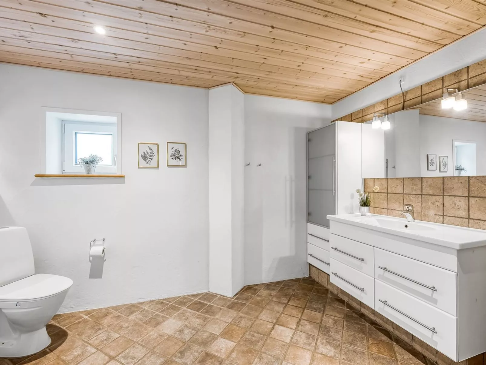 "Ginny" - 300m to the fjord-Binnen