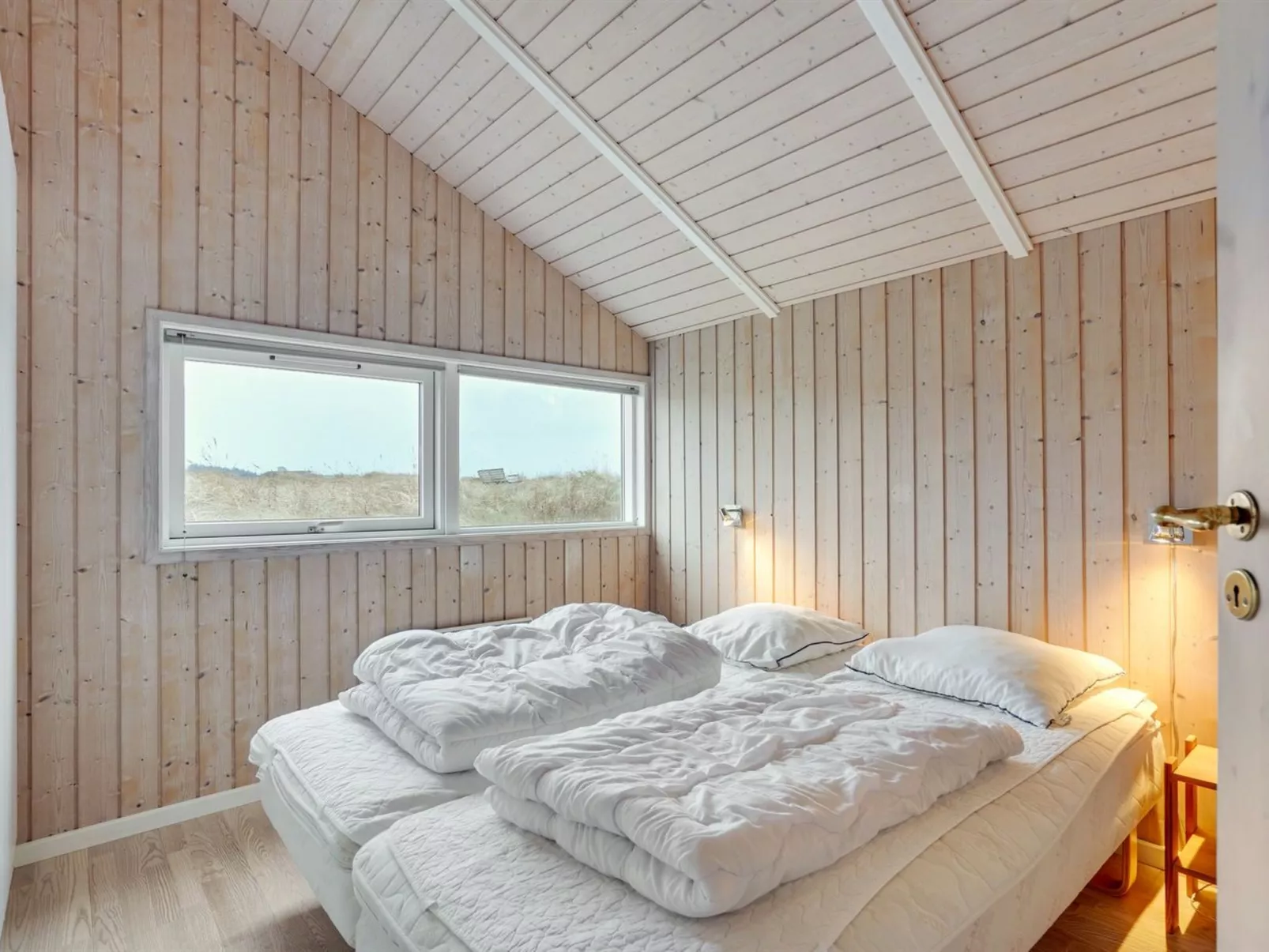 "Patrick" - 300m from the sea-Binnen