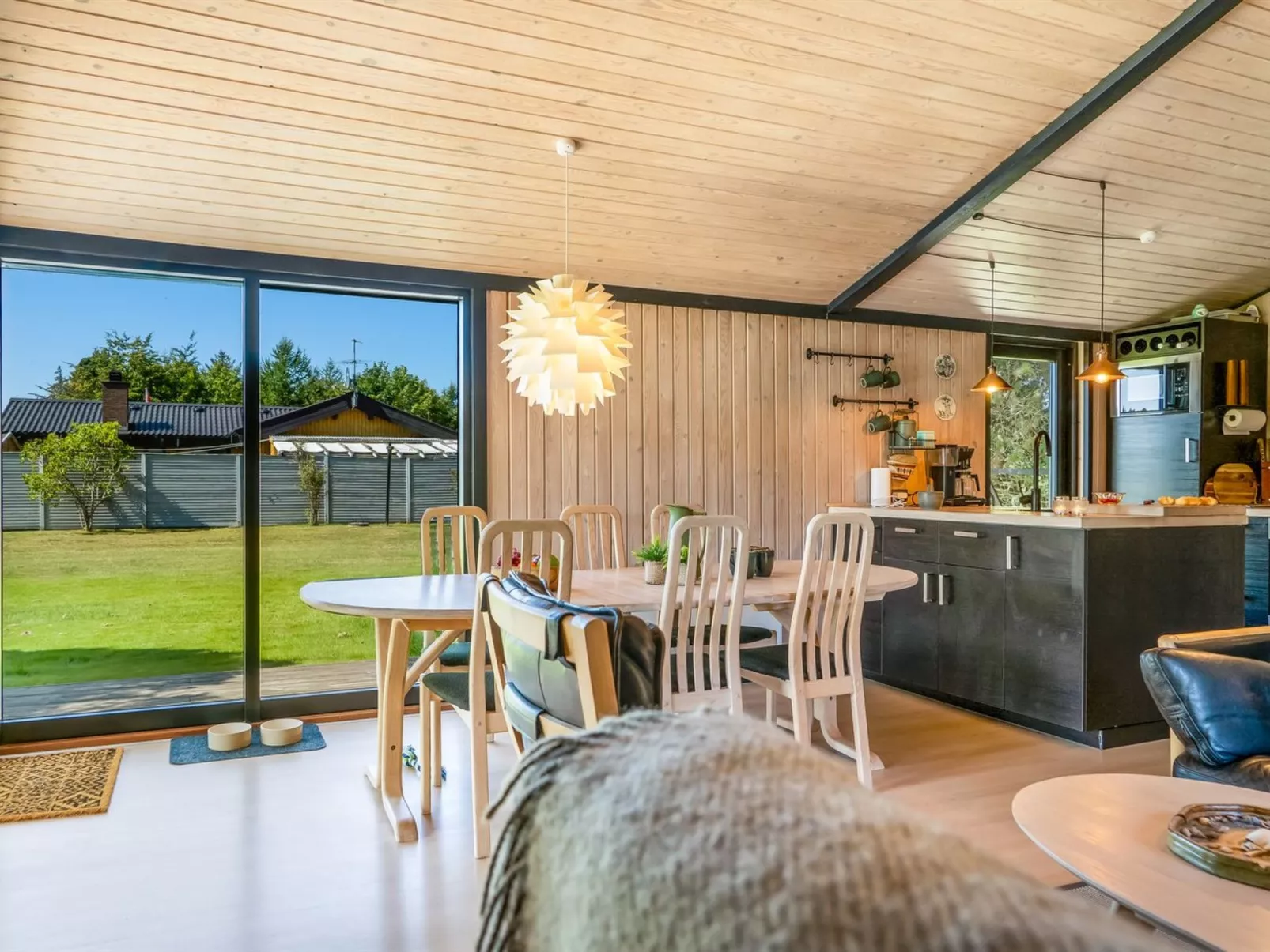 "Litle" - 600m from the sea-Binnen