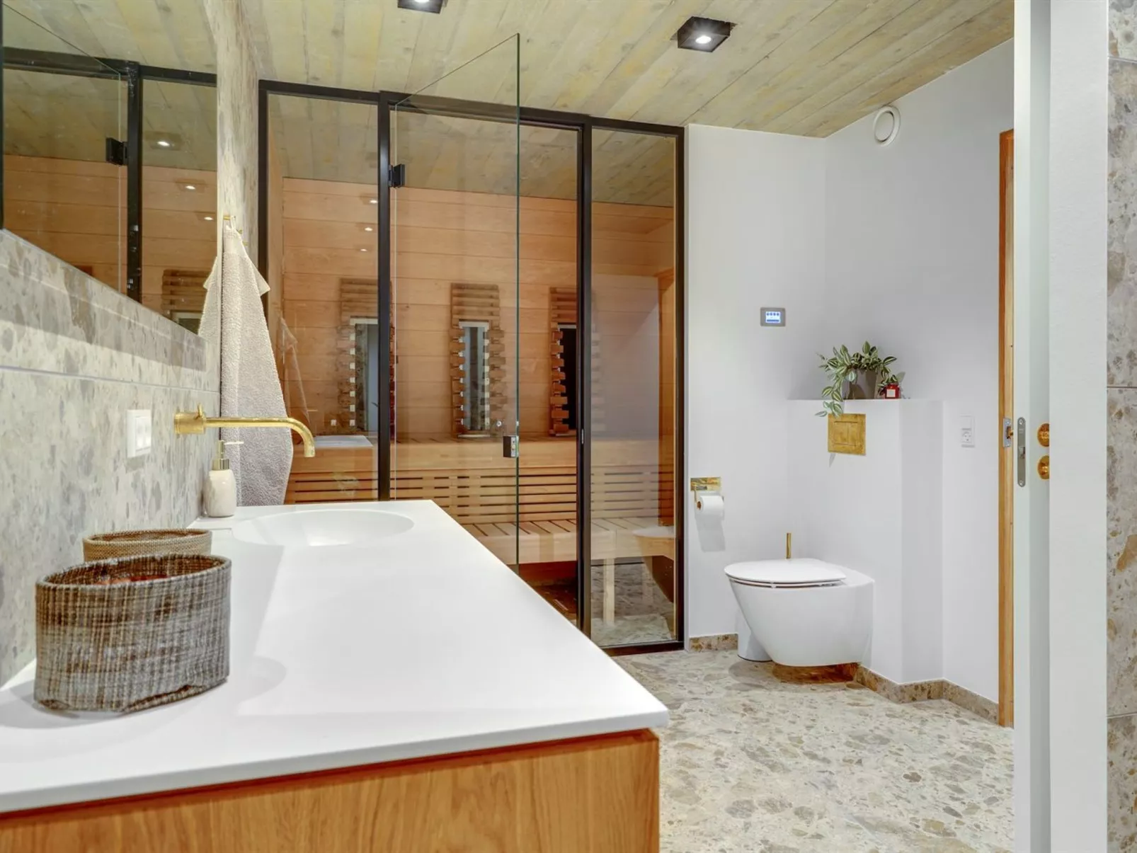 "Caterina" - 100m from the sea-Binnen