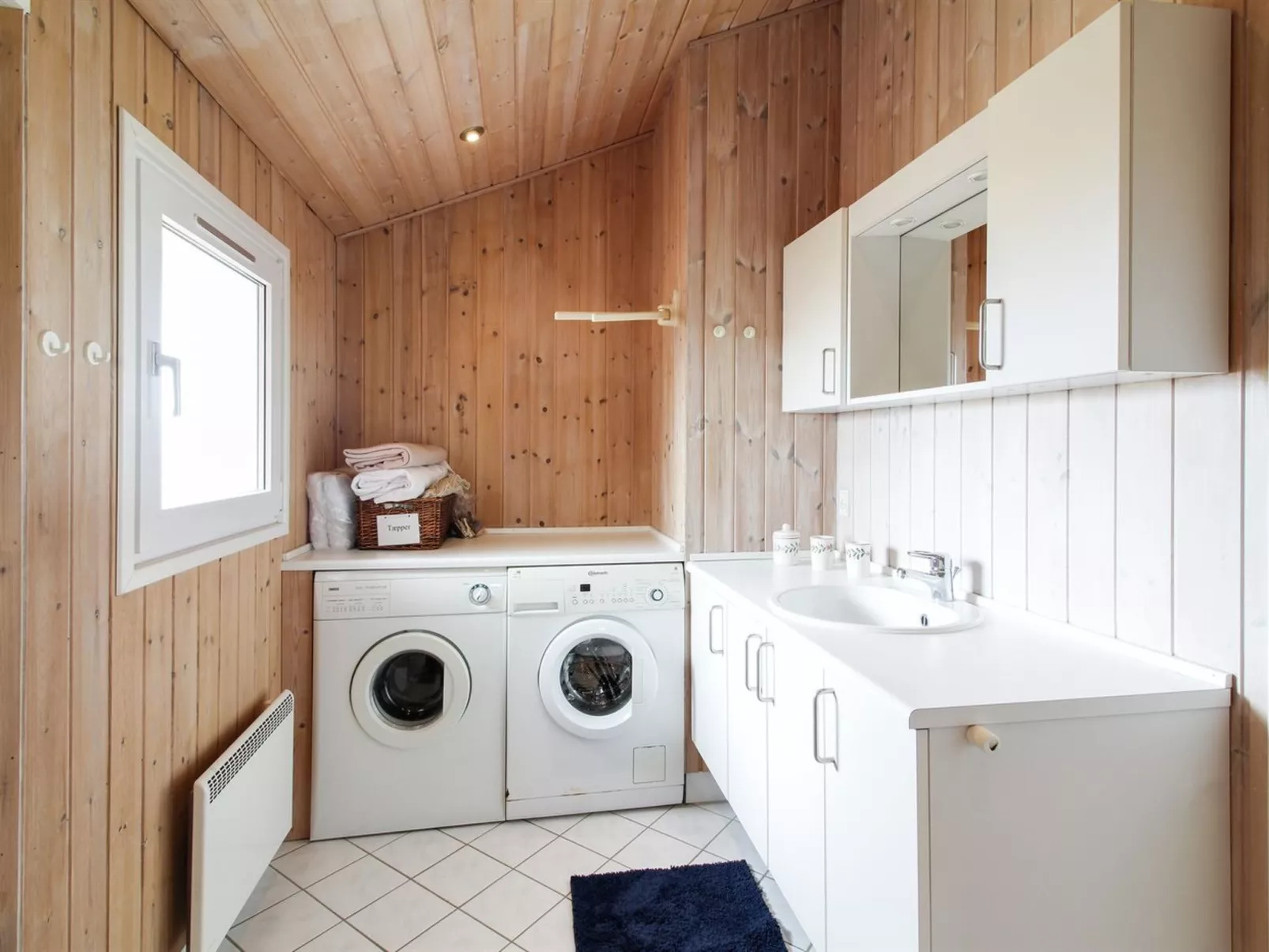 "Asta" - 85m from the sea-Binnen