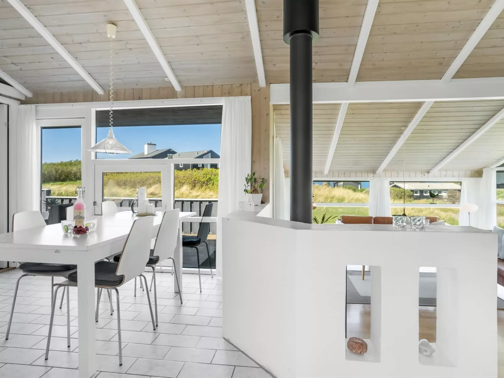 "Venja" - 200m from the sea-Binnen