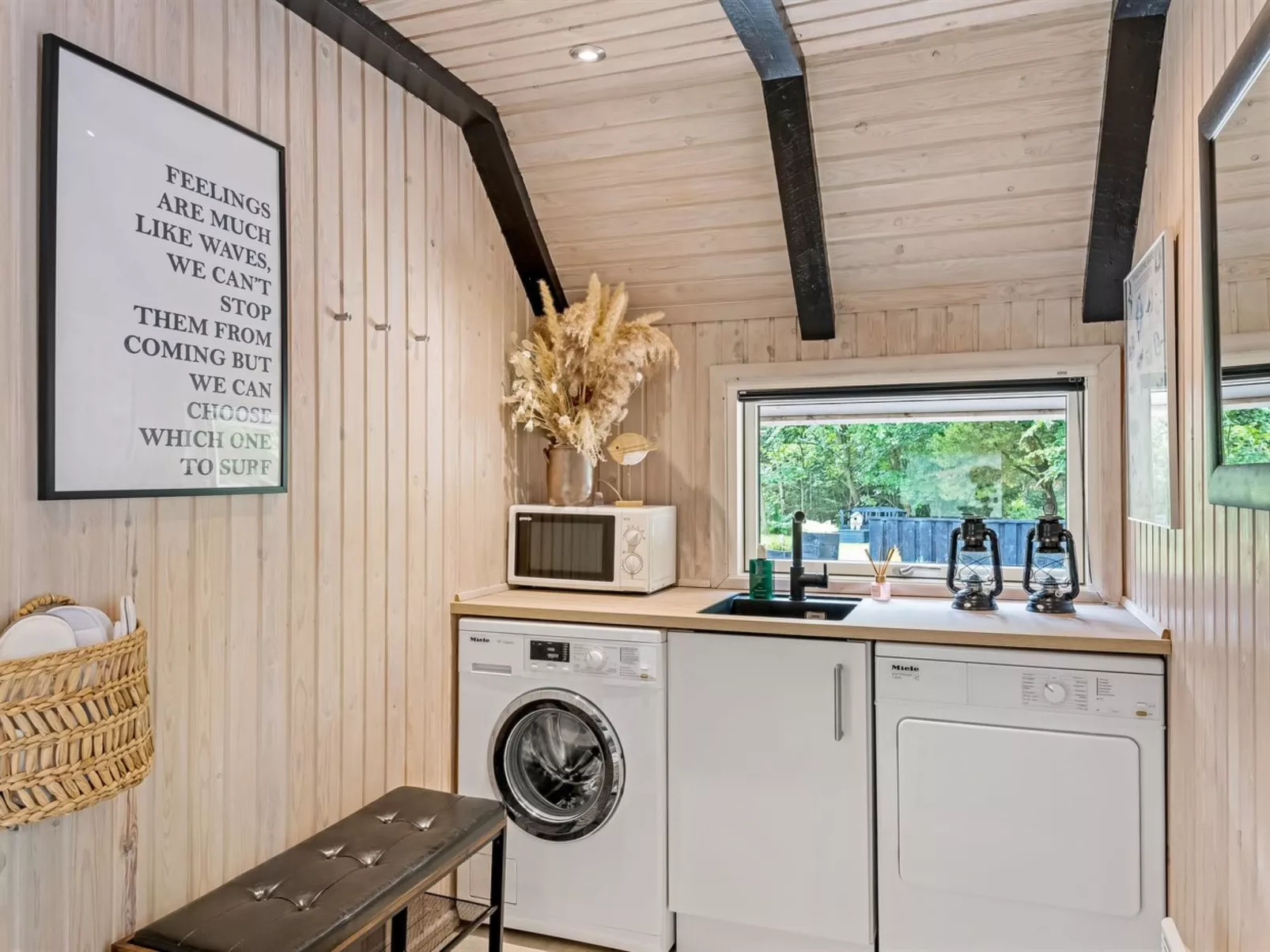 "Arttu" - 2.4km from the sea-Binnen