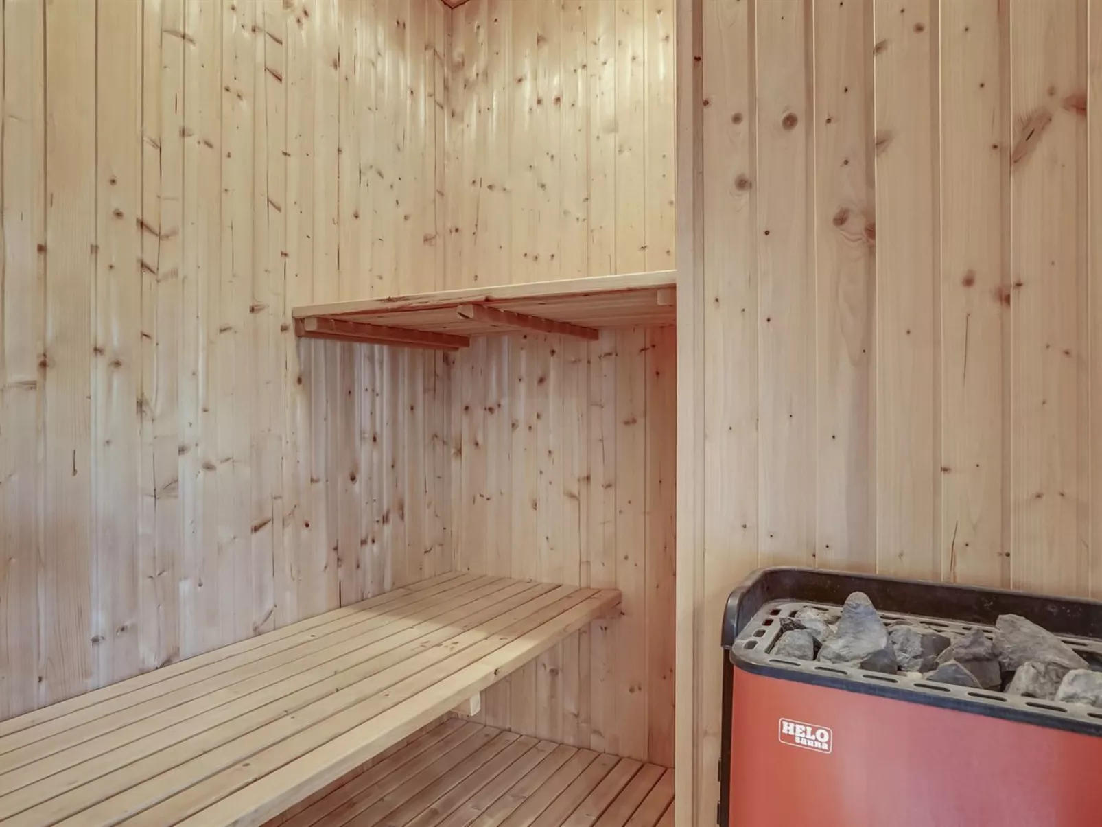 "Eugenie" - 450m from the sea-Binnen