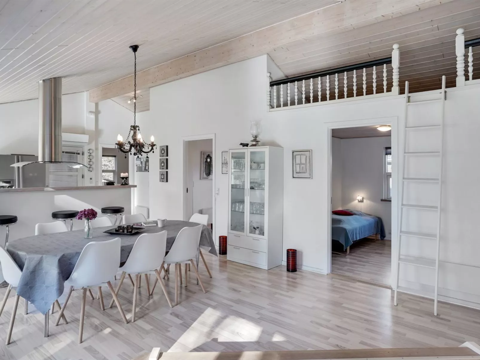 "Ulfsten" - 1.6km from the sea-Binnen