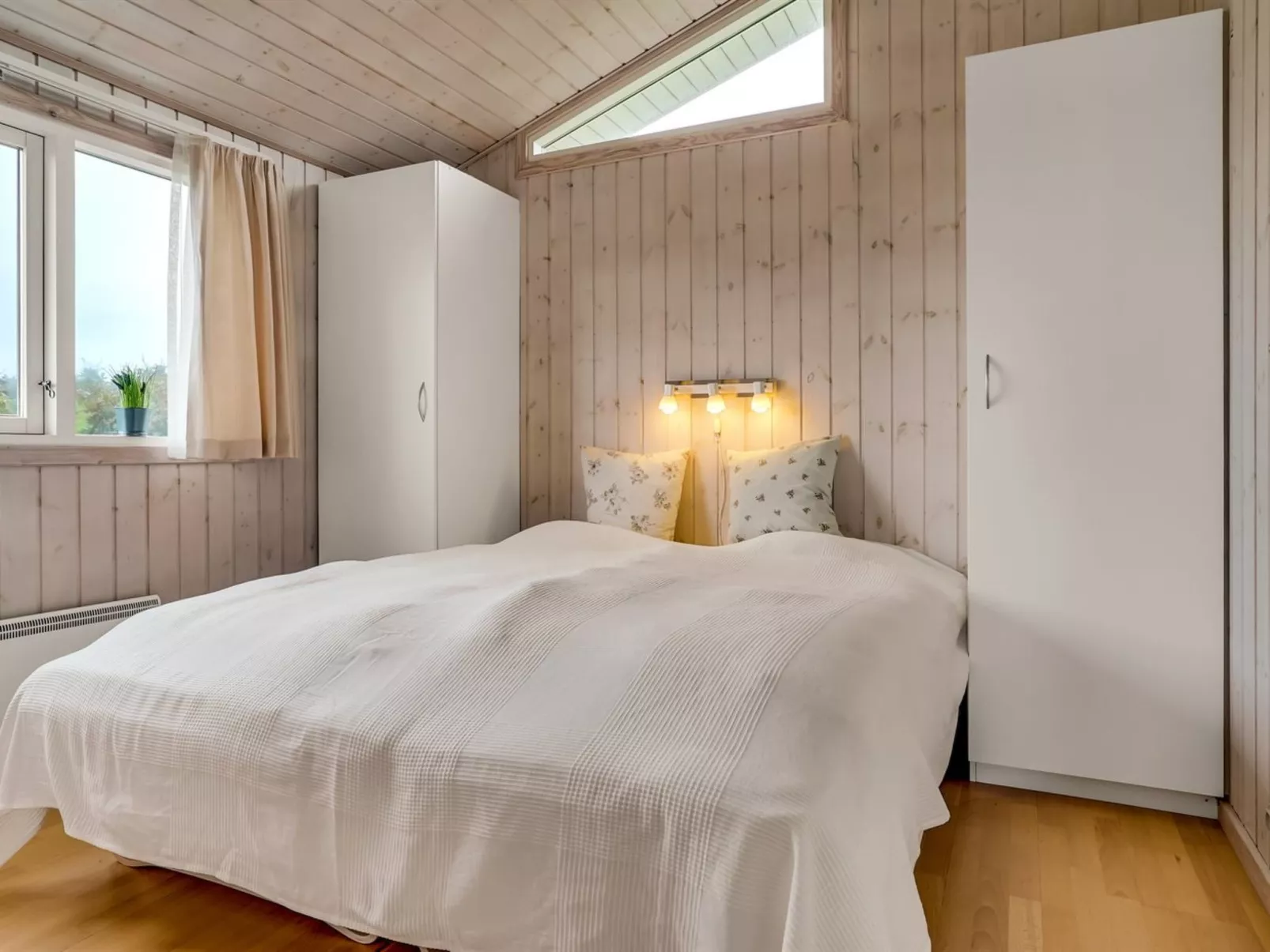 "Gilbert" - 96m from the sea-Binnen