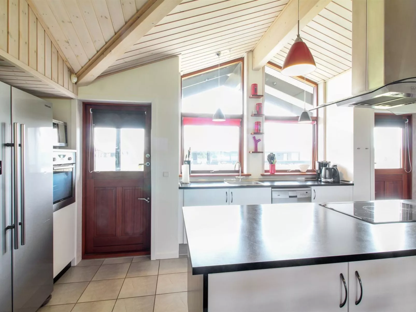 "Emma" - 976m from the sea-Binnen