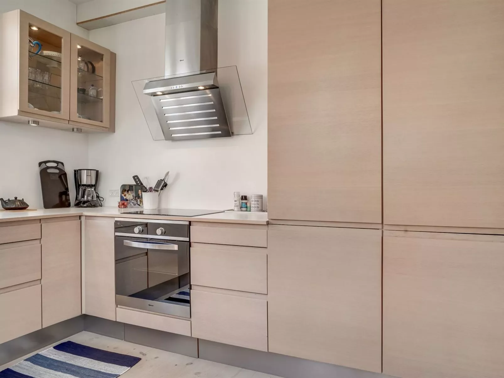 "Fria" - 500m from the sea-Binnen