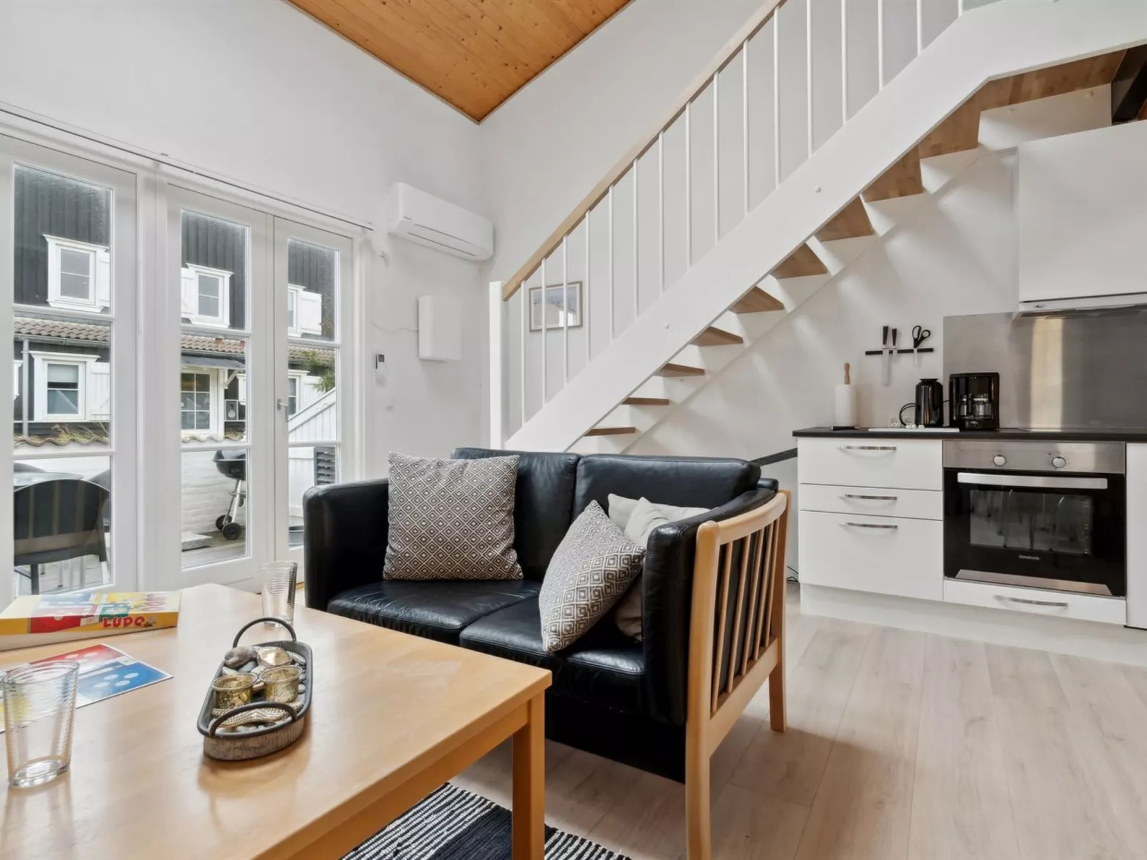 "Dineke" - 200m to the fjord-Binnen