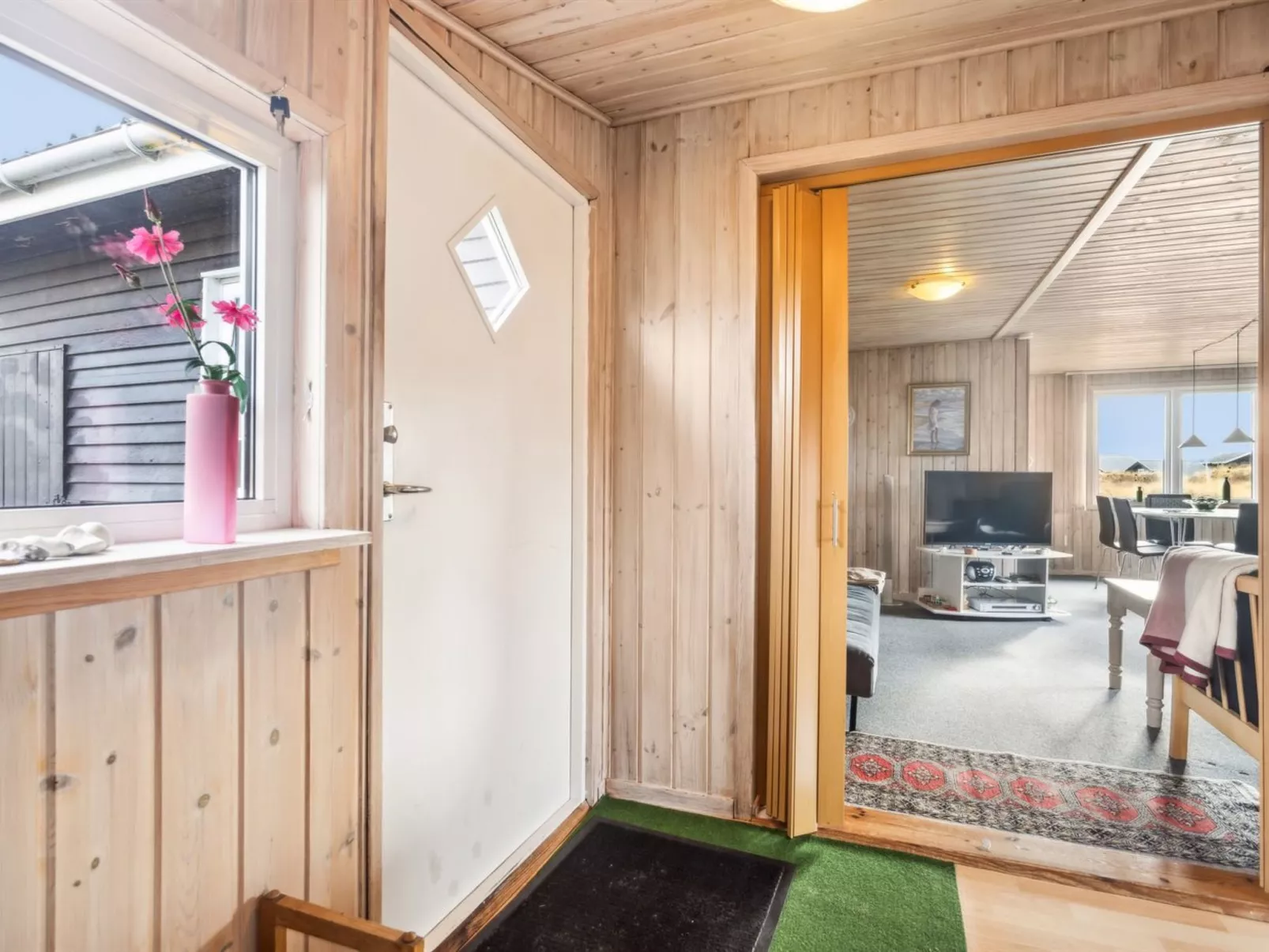 "Jarla" - 250m from the sea-Binnen