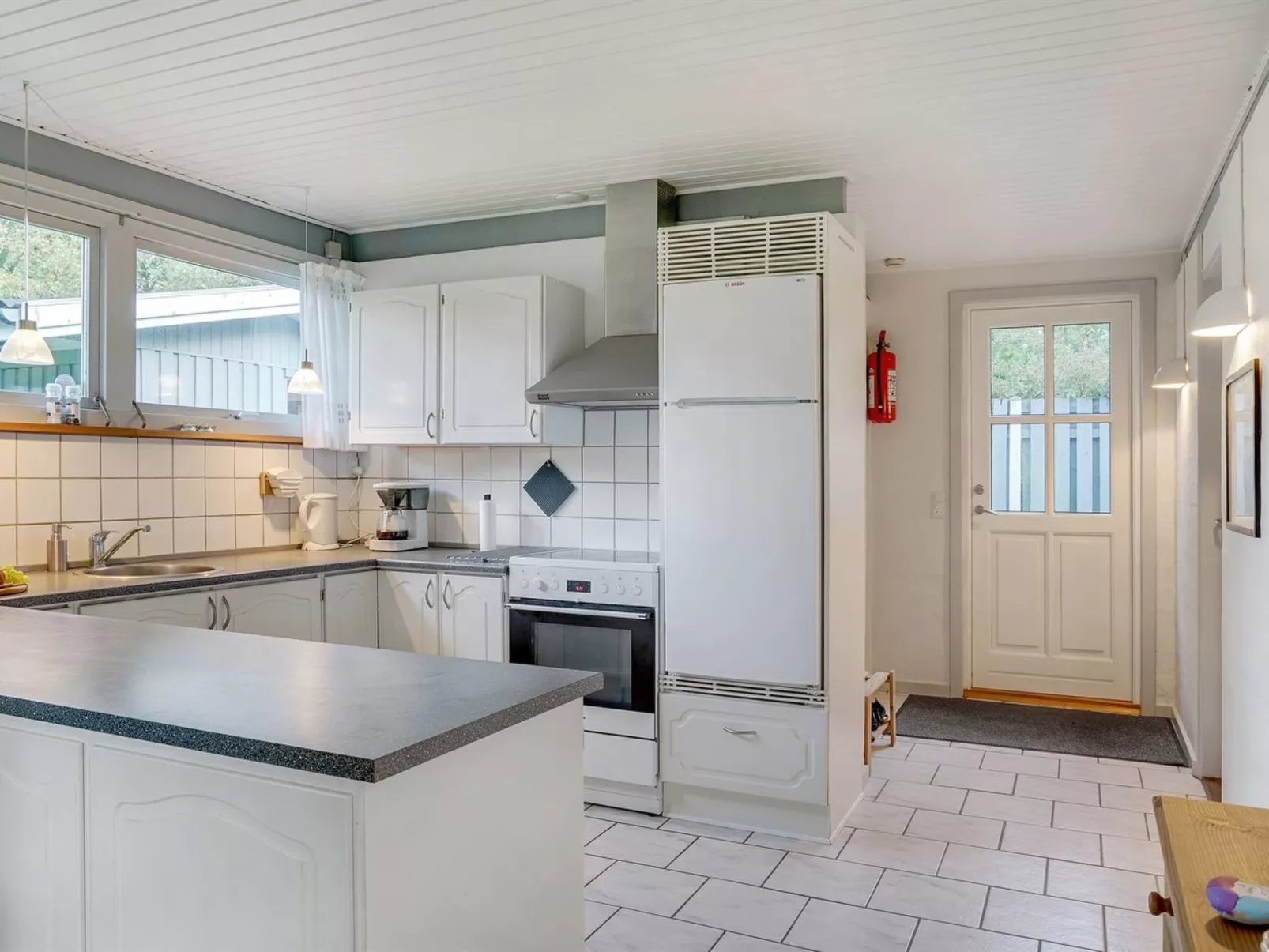 "Torhild" - 150m from the sea-Binnen