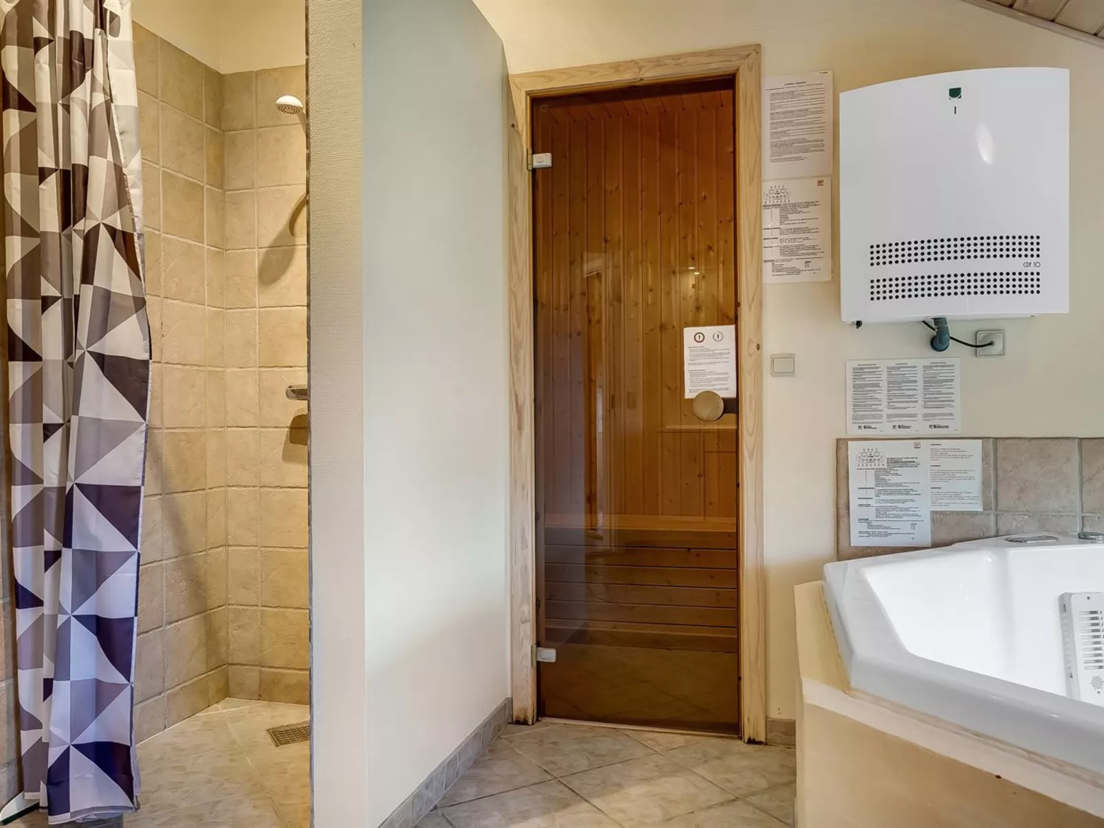 "Tyki" - 12km from the sea-Binnen