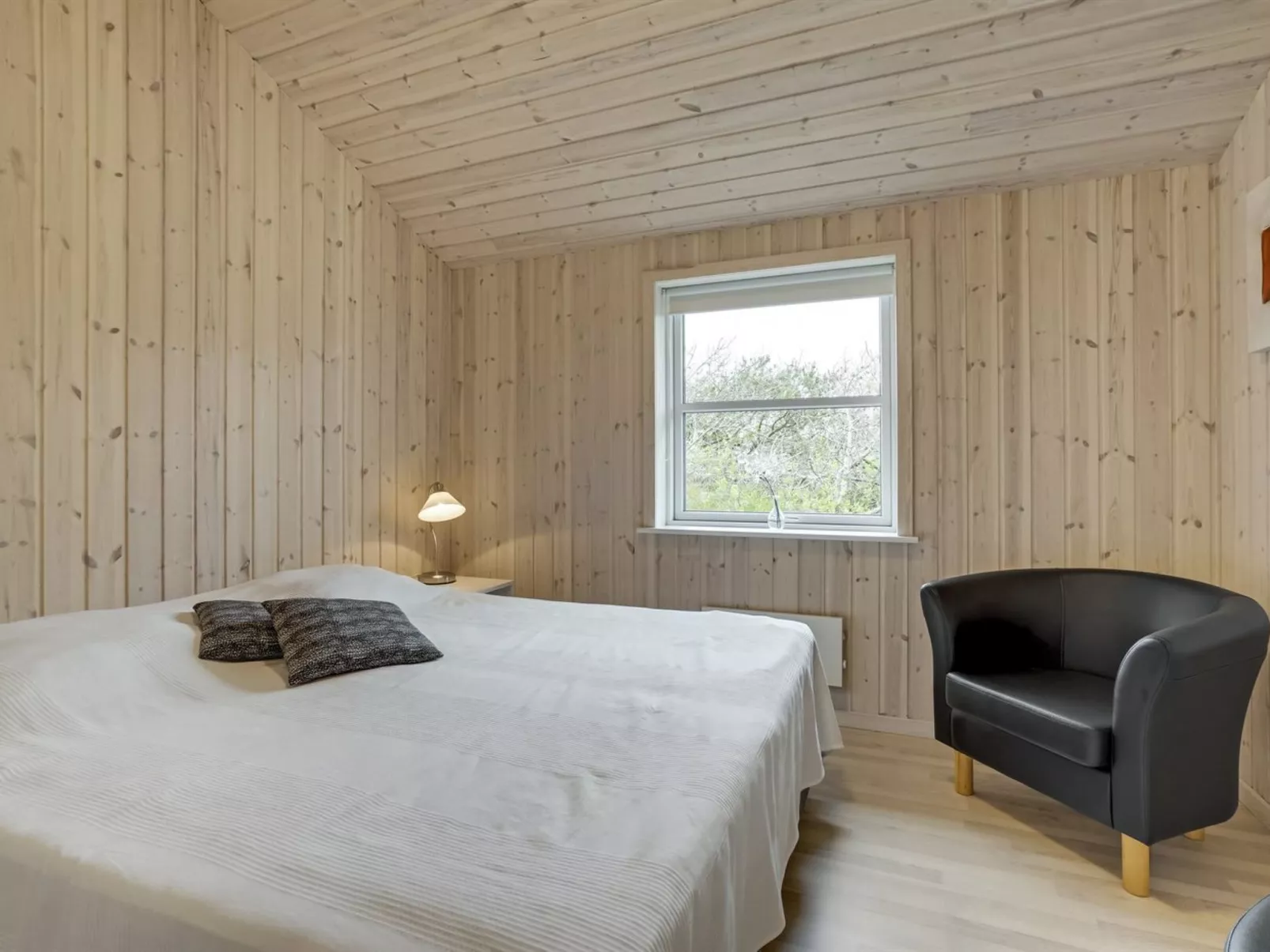 "Mavis" - 800m from the sea-Binnen